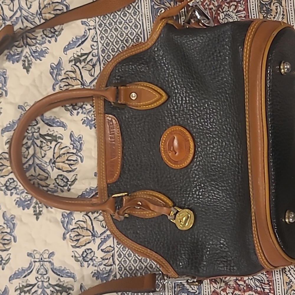 Vintage Rare Dooney & Bourke All-Weather Leather Norfolk Purse - Picture 2 of 8